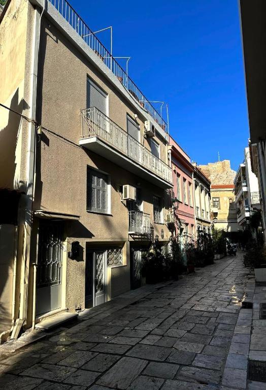 Central House In Plaka Atenas Exterior foto